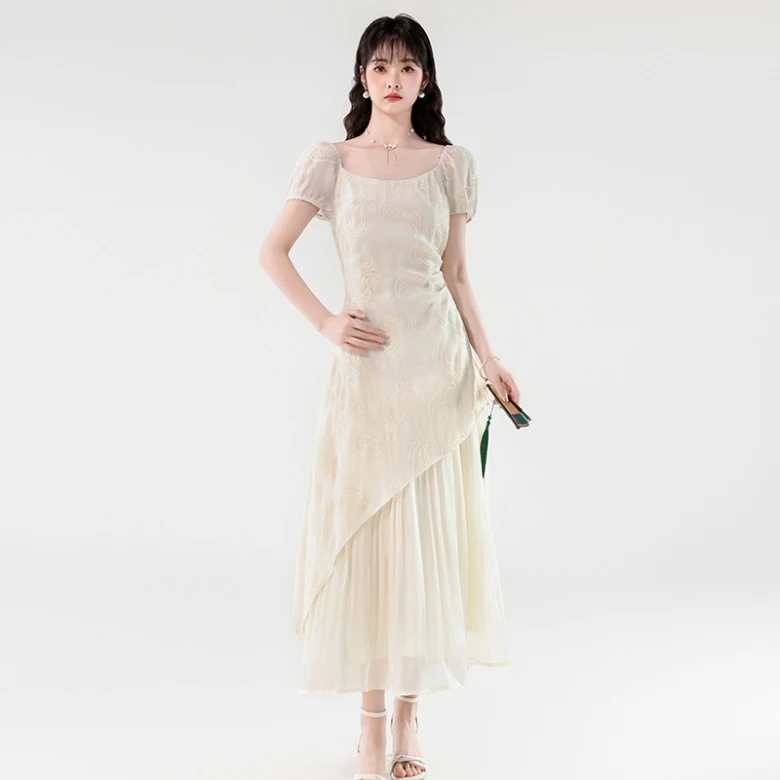 夏の女性のドレス、どう選ぶべきか？通勤からリゾートまで、1つのドレスで解決できるリアルな選び方