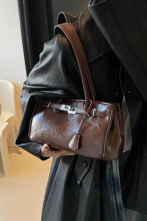 トレンドのミニショルダーバッグ【スタイリッシュ・肩掛け・トートバッグ】