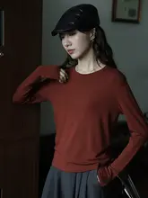 グレーのシンプル通勤用トップス【レトロデザイン・ラウンドネック・スリムフィット】