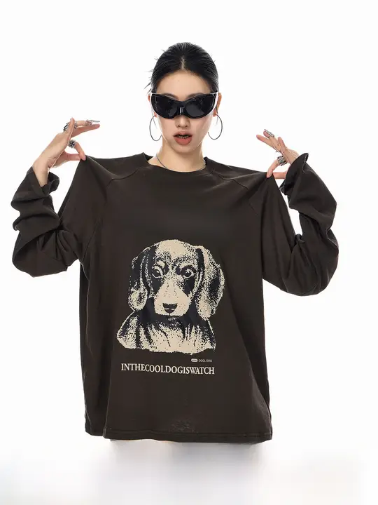 ウィメンズ ロングスリーブTシャツ【アメリカンレトロ・ダックスフントデザイン・クルーネック・カジュアル】