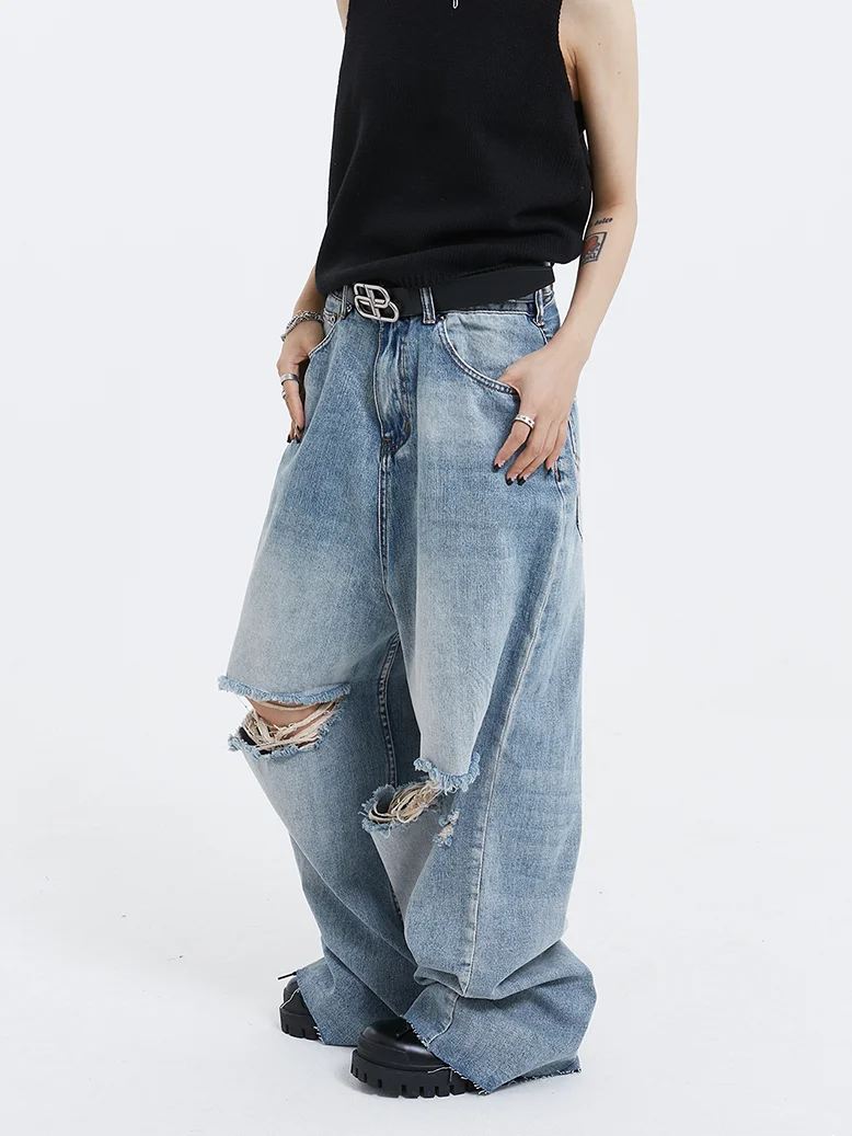 大人可愛い服 40代コーデ ヴィンテージ風ウォッシュ加工デニムパンツ