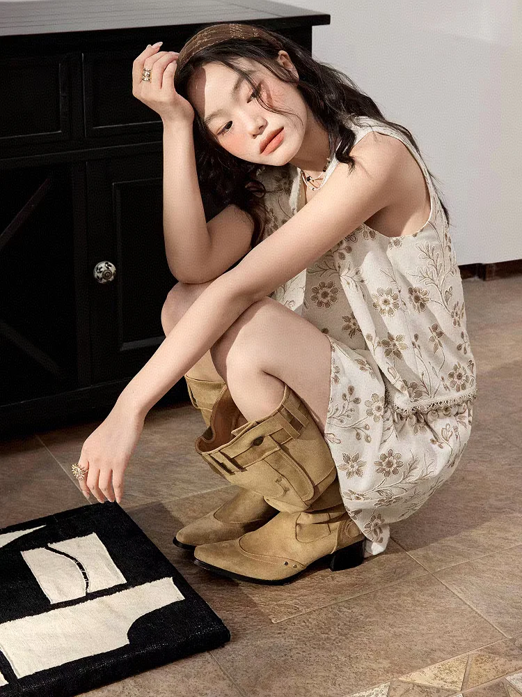 5月に着る20代女性の服はどう選ぶ？花柄リネンアンサンブルが春から夏への移行に最適な理由