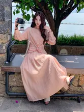 藕粉色Vネックウエスト絞りシャツとミドルスカート【夏用・エレガントなデザイン・セットアップ対応】
