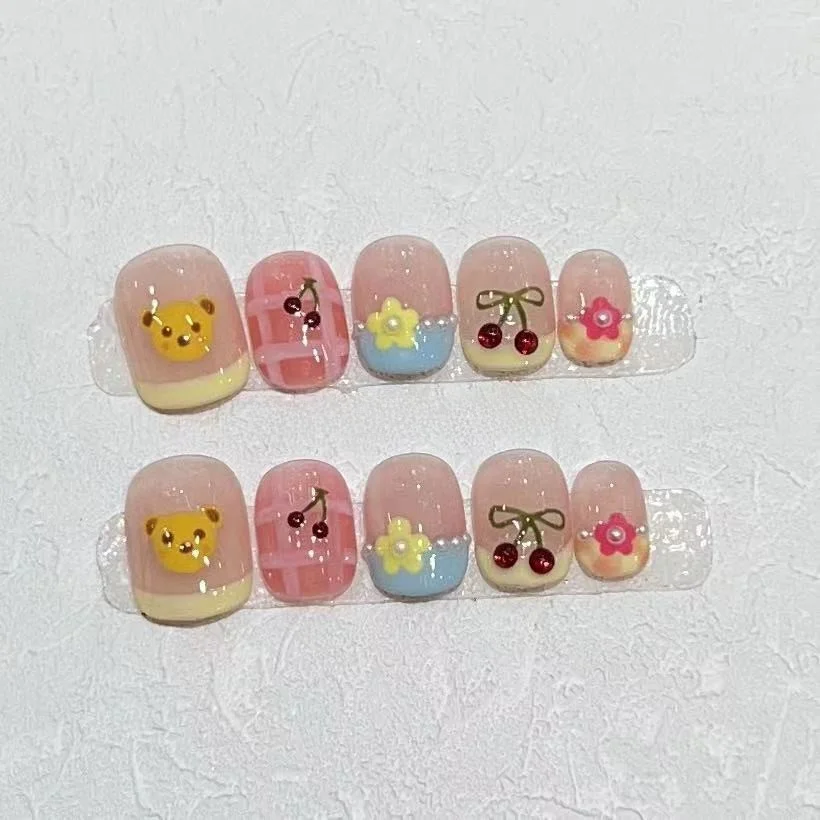 かわいいカートゥーンデザインの手描きネイル【学生向け・ショートタイプ・極上の柔らかさ】