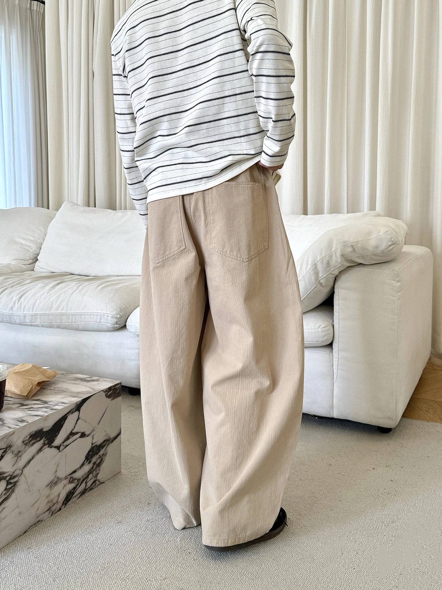 エッグパ ンツや水色パンツに悩むなら、春のカーキパンツでどう選ぶ？