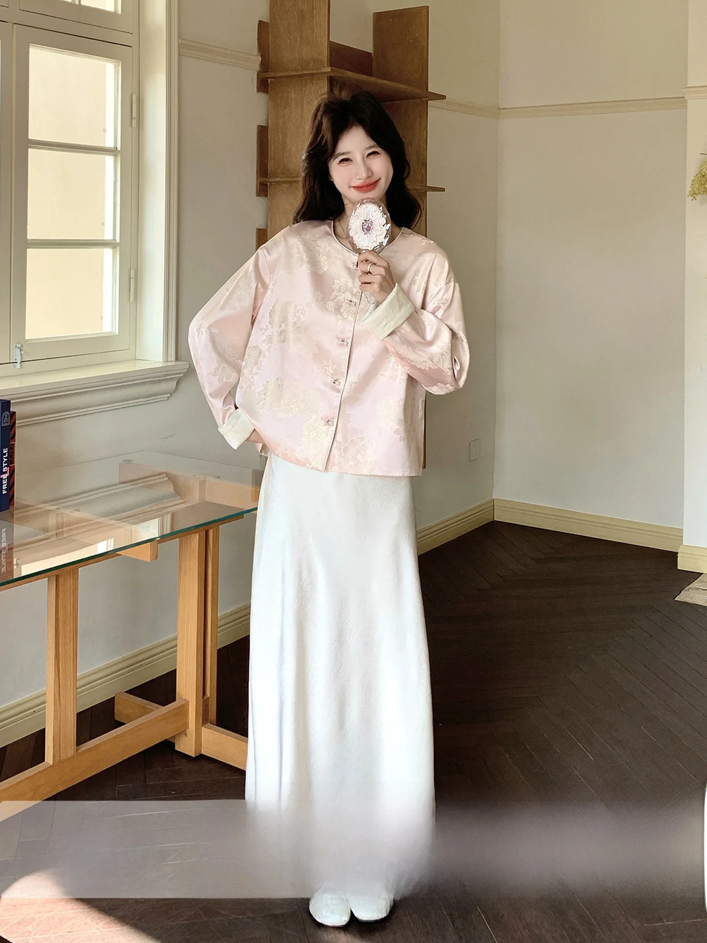 新中式刺繍コートとスカートセット：春服女子に最適な洗練されたスタイル