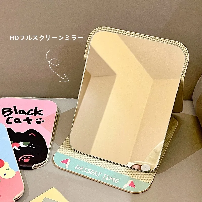 可愛らしい折りたたみミラー：学生寮・オフィスで使えるポータブルスタンドタイプ