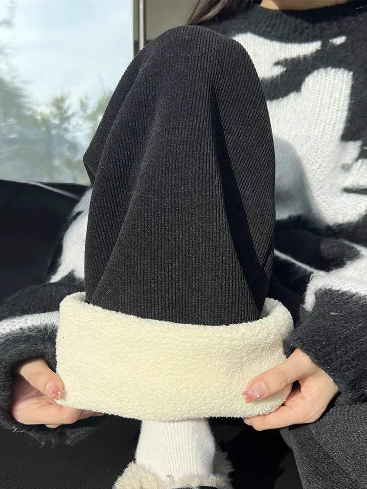冬の通勤スタイルを救う、暖かさとスタイルのバランスが取れたワイドパンツは？