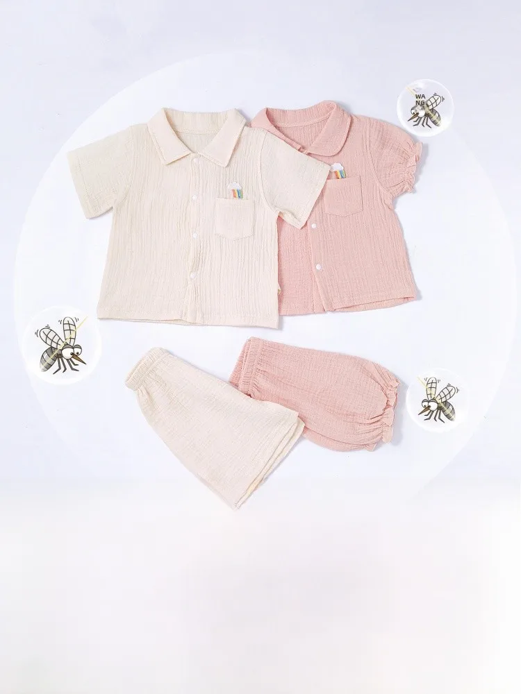 1歳 寝る 時 に どんな 服装 が いいか：夏用 綿素材のベビー半袖トップスとショートパンツセット