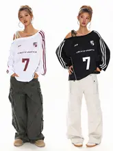 アメリカンビンテージスタイルのオフショルダーロングスリーブTシャツ【アルファベットプリント・快適なルーズフィット】