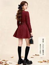 赤いフリース裏地の厚手ワンピース【冬用・女性・ドレッシー・パーティーや年会に最適】