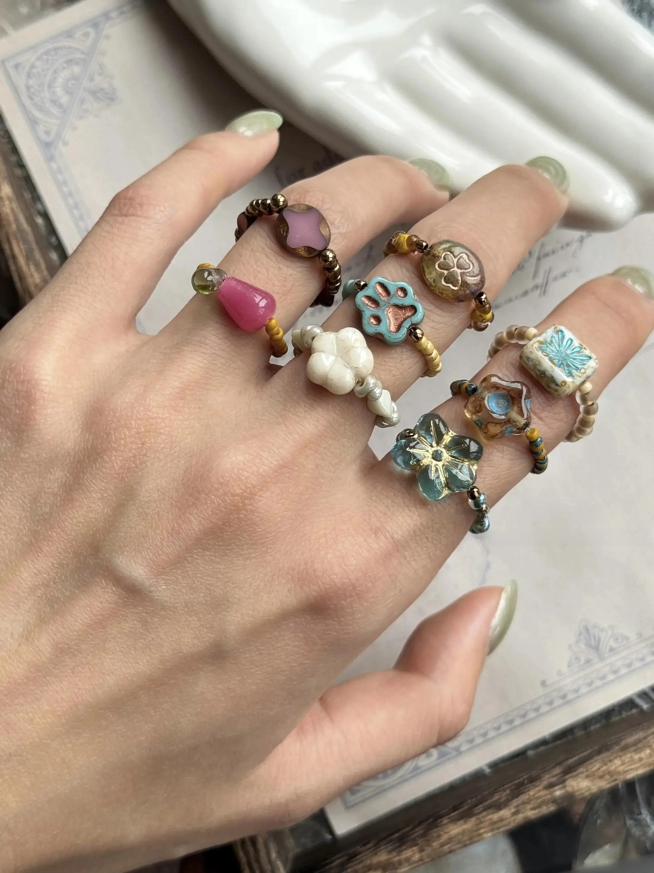 ヴィンテージデザインのチェコ製ビーズリング：アンティーク風アクセサリーの手作り実践ガイド