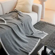 極上の柔らかさ！手編みウールブランケット【無地・毛羽立ち縁取り・暖かくてシンプルなデザイン】