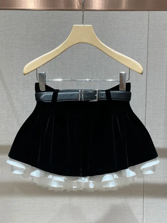 高腰花弁デザインベロアフレアスカート【ブラック・個性的なスタイル】（セットアップ対応）