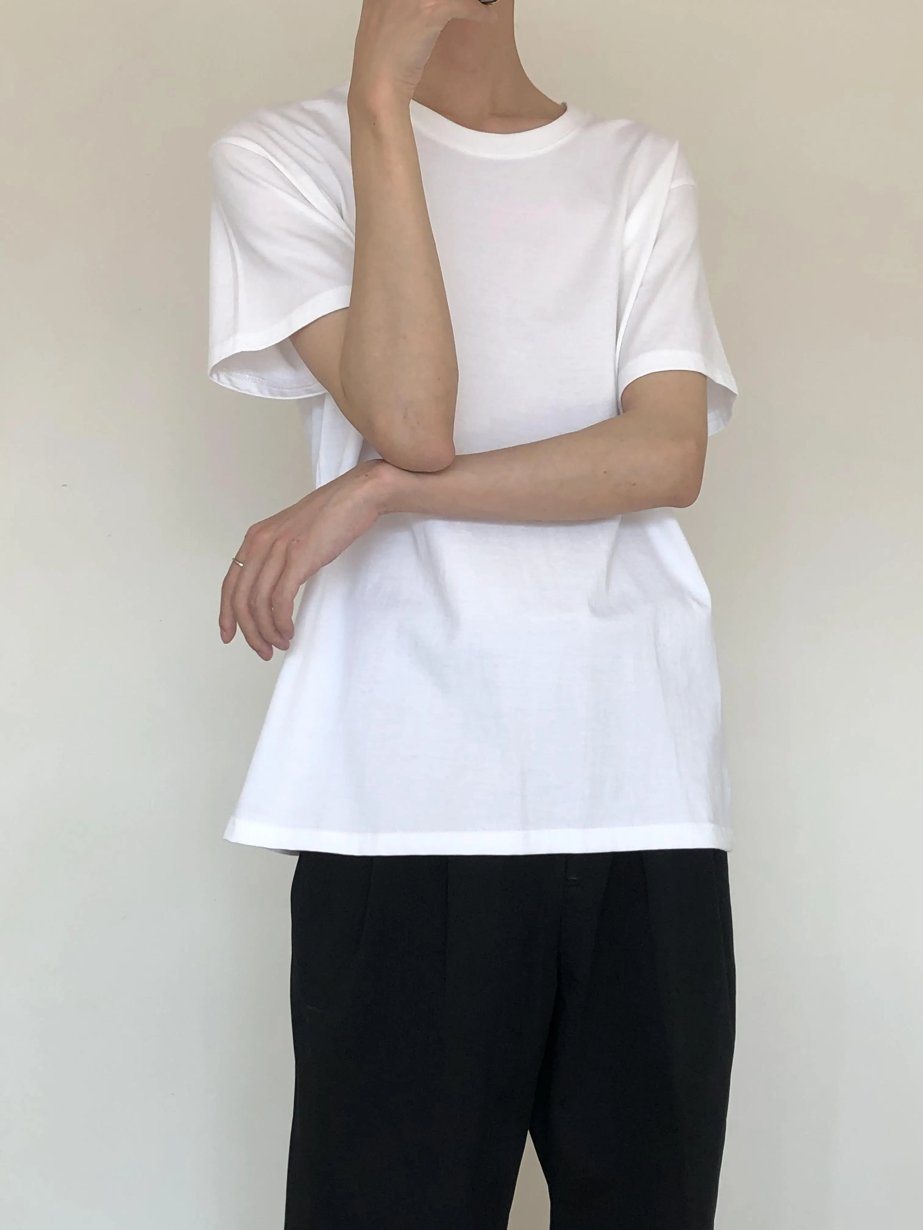 MION ショートスリーブ Tシャツ：ゆったりフィットで通気性抜群の夏用肌着選び