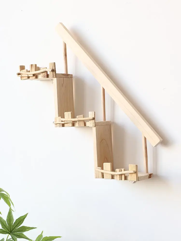2×4 DIYで壁を彩るには？天然木製シェルフの選び方と実際の使い方