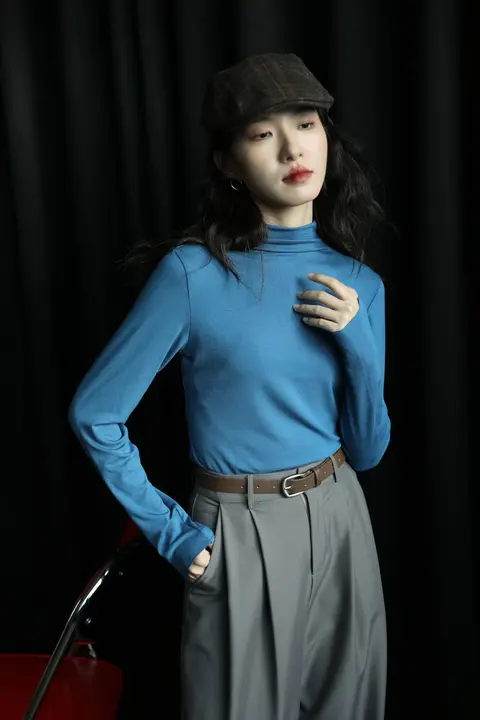 レディース 半高衿長袖Tシャツ【春秋用・リブ編み・ストレッチ・ブルー・シンプルデザイン】