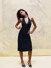 ホルターネックVネックノースリーブドット柄体型カバーワンピース【背中開き・ブラック】