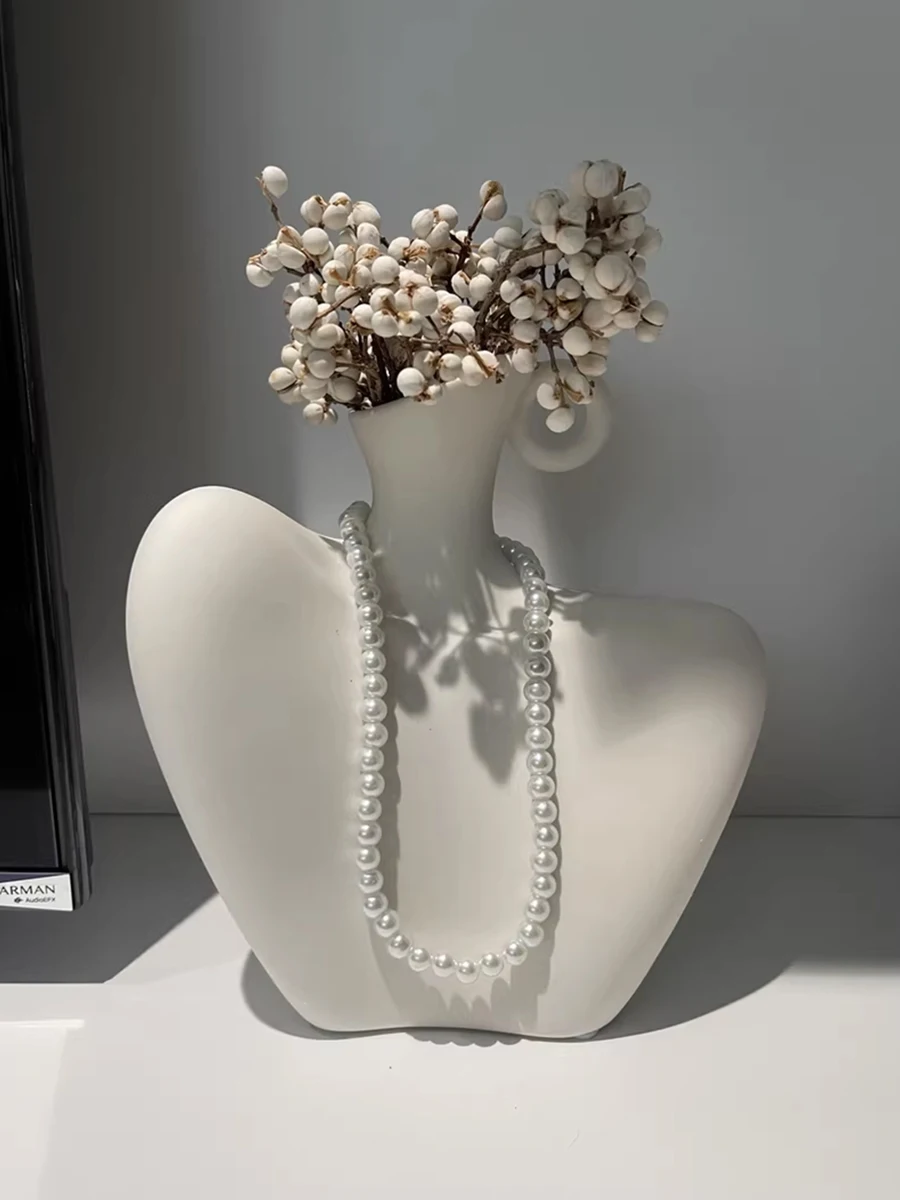 おうち時間を豊かにするおすすめアイテム｜リアルな蓮の造花と陶製アートの徹底比較