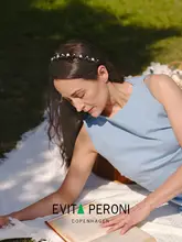 高めのクラウンデザイン！歯付きヘアバンド【ファッション・滑り止め機能付き】