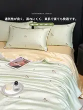 夏用アイスシルク刺繍入り薄掛け布団【シングル・ダブル対応・洗濯機可】（セットアップ対応）