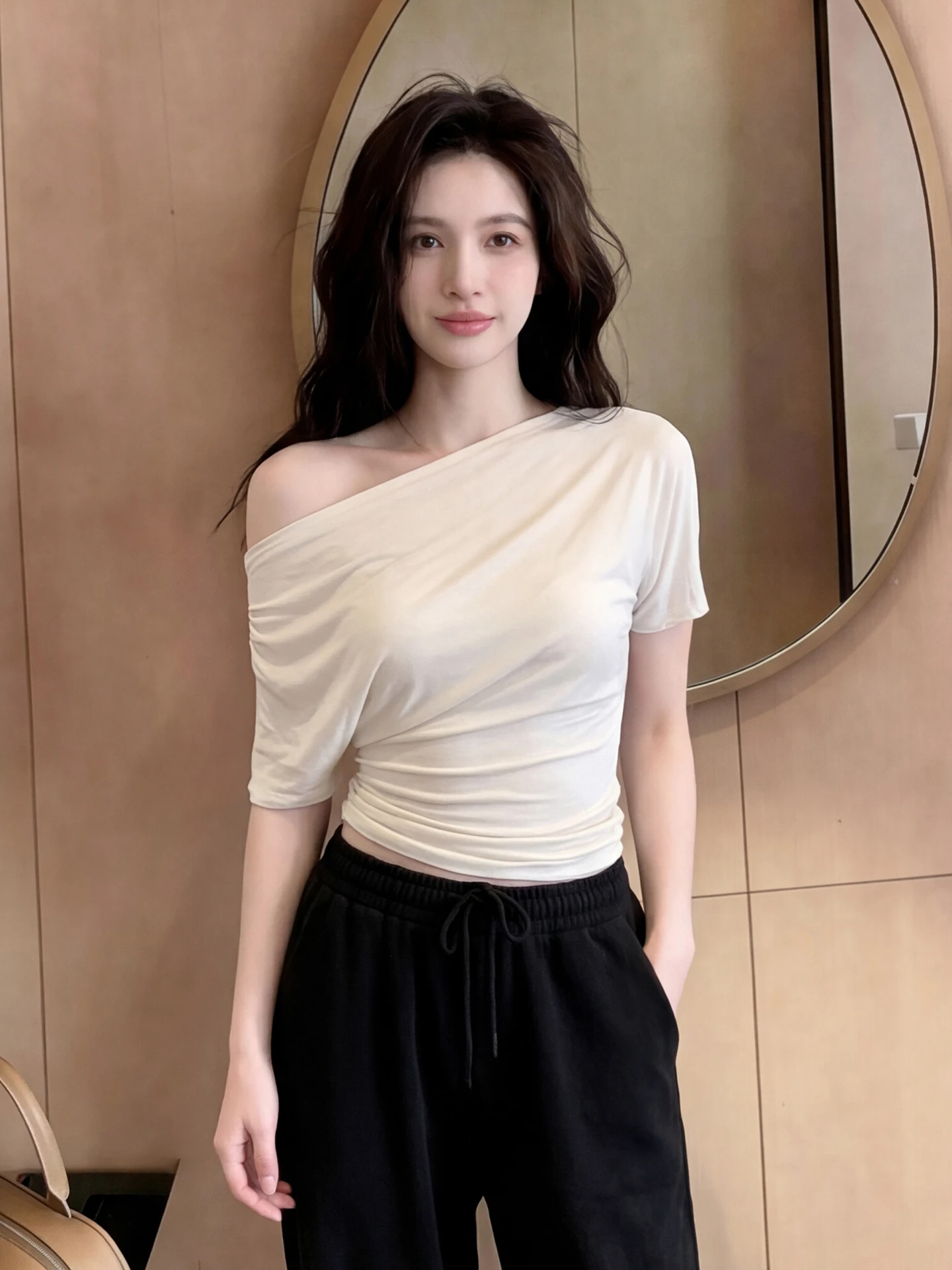 2026年夏用女性ショートスリーブTシャツ：通勤風の修身型デザインが注目される理由