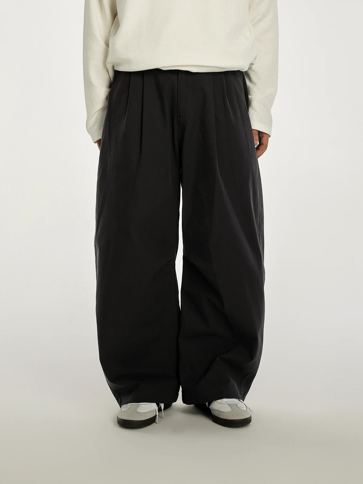 カーゴパンツ メンズ コーデ 完全ガイド｜通勤・日常で失敗しない選び方