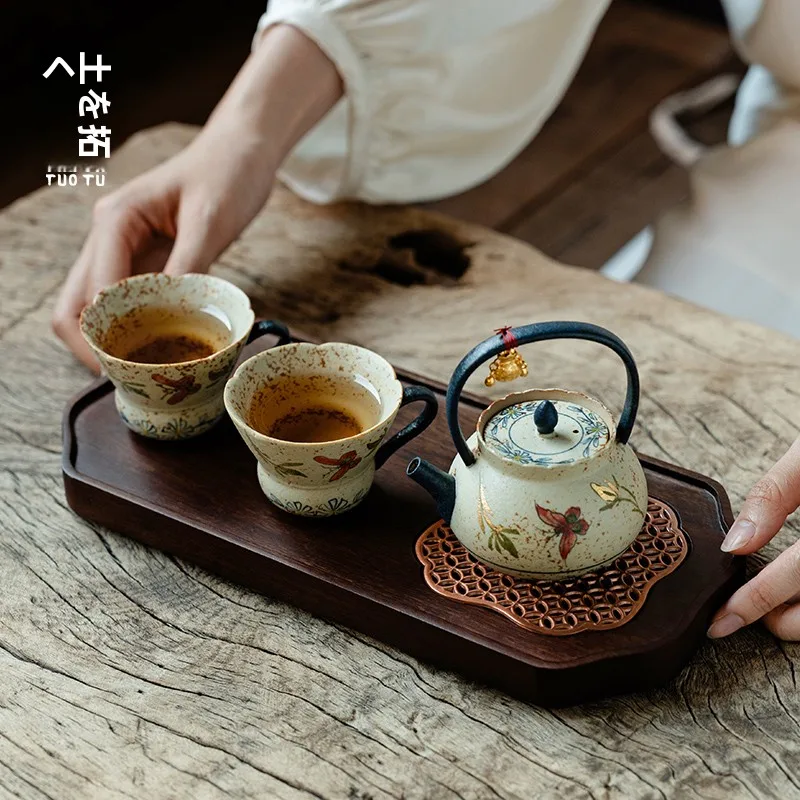 手作り茶壺を選ぶべき理由は？その美しさと心地よさが、日常のストレスを和らげる
