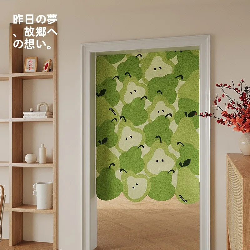 赤いドアカーテン：穴あけ不要・防油煙のキッチン用インテリアの価格と実用性