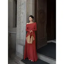 赤い羊毛のオフショルダーAラインドレス【ニット・フォーマル用・結婚式対応】