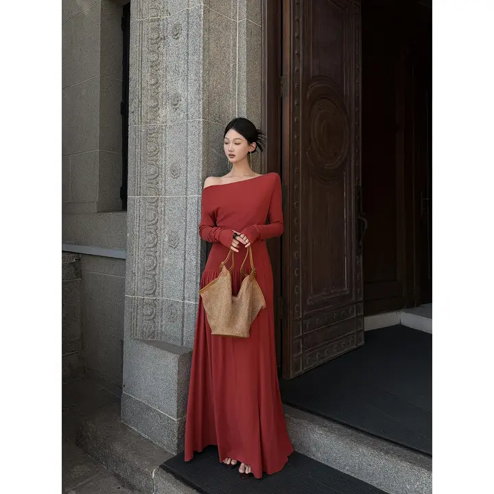 赤い羊毛のオフショルダーAラインドレス【ニット・フォーマル用・結婚式対応】