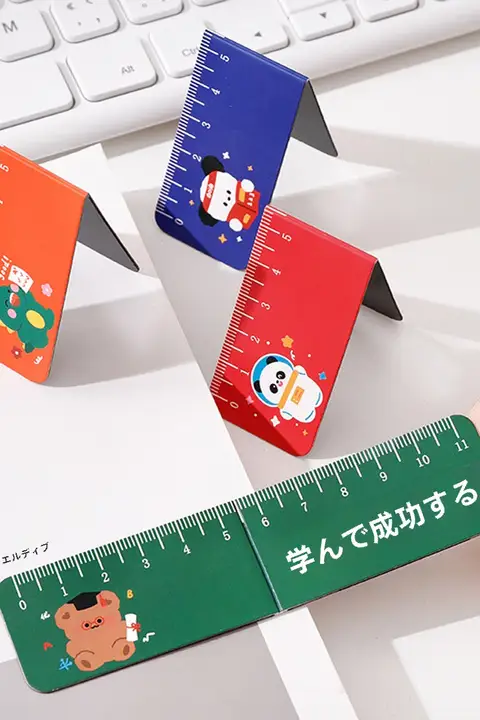 カートゥーンデザインのマグネットブックマーク定規【学生向け・折りたたみ式・多機能】