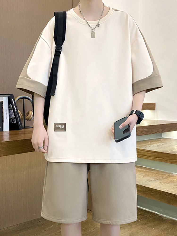 かっこいいTシャツメンズは、冷感素材のセットアップが今夏のベスト選択？