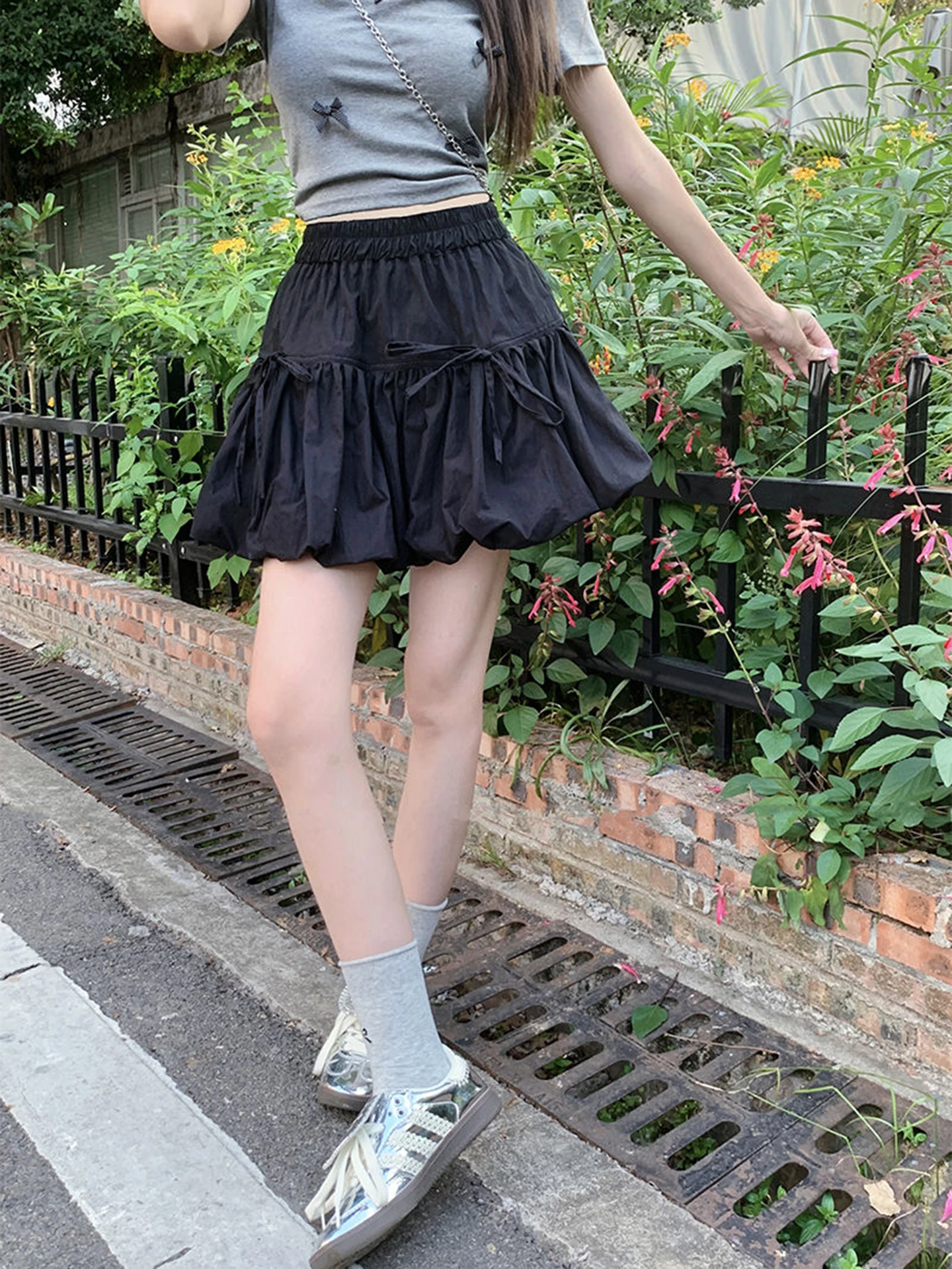 デザイン性のあるリボン付きフラワーバッドミニスカート【夏用・Aライン・スリム効果】
