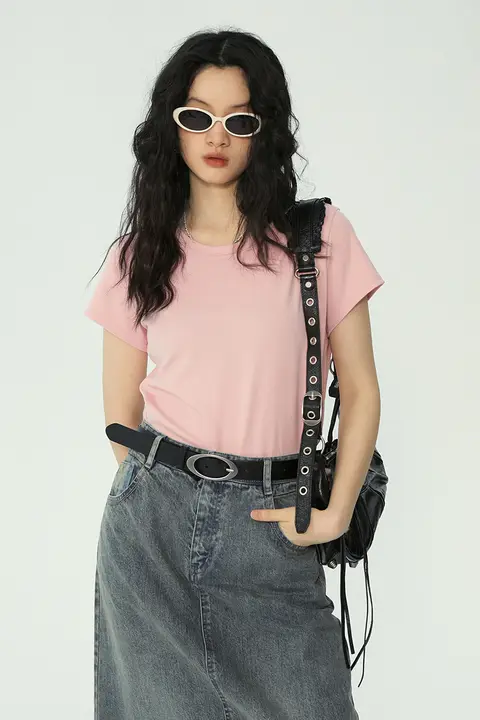レトロデザインのショート丈Tシャツ【女性用・クルーネック・フィットスタイル・夏用】