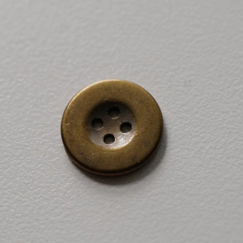 銅色微凹金属ボタン15mm：英国製の高耐久性とクラシックなデザイン