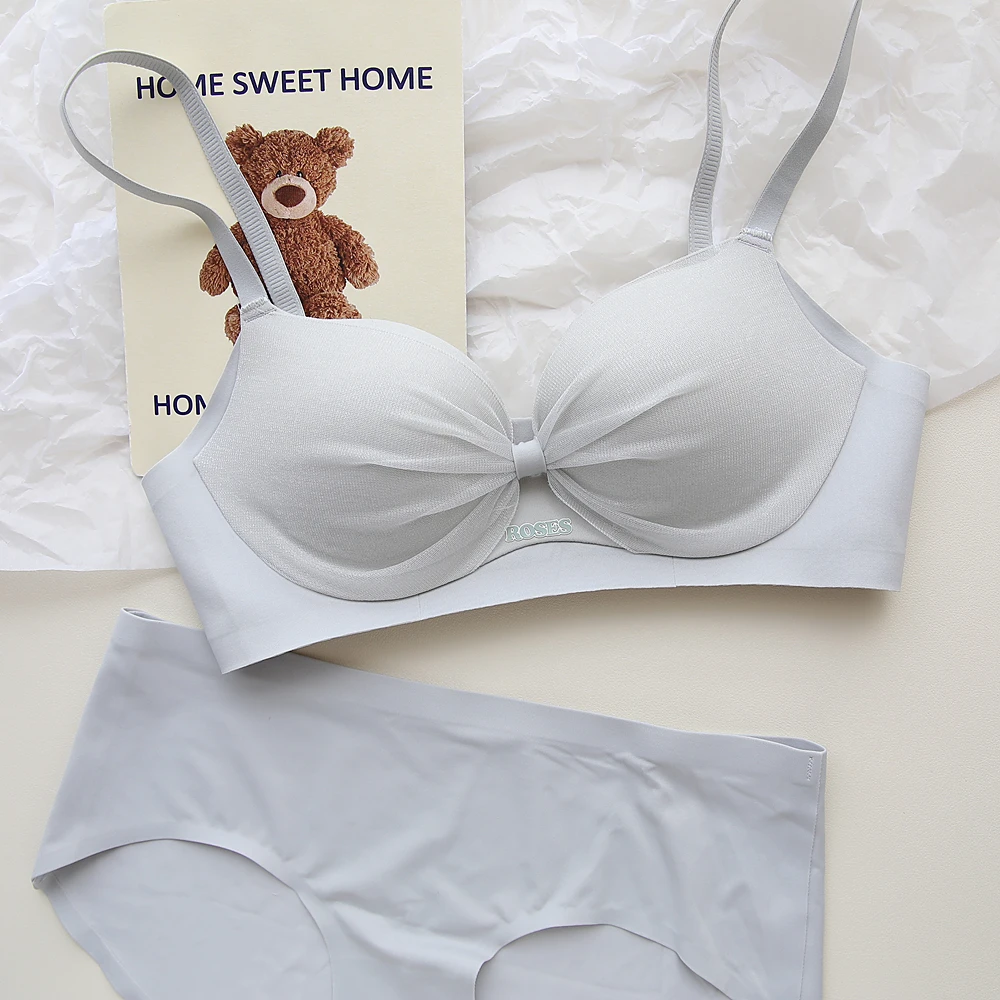 無痕ノンワイヤーブラジャー：蜜蜜私物スイートブレストトップの実用性とフィット感