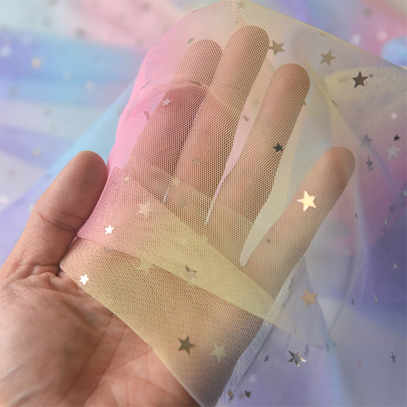 多色星柄と月柄のネット生地：手芸用チュール素材の実用性と使い方