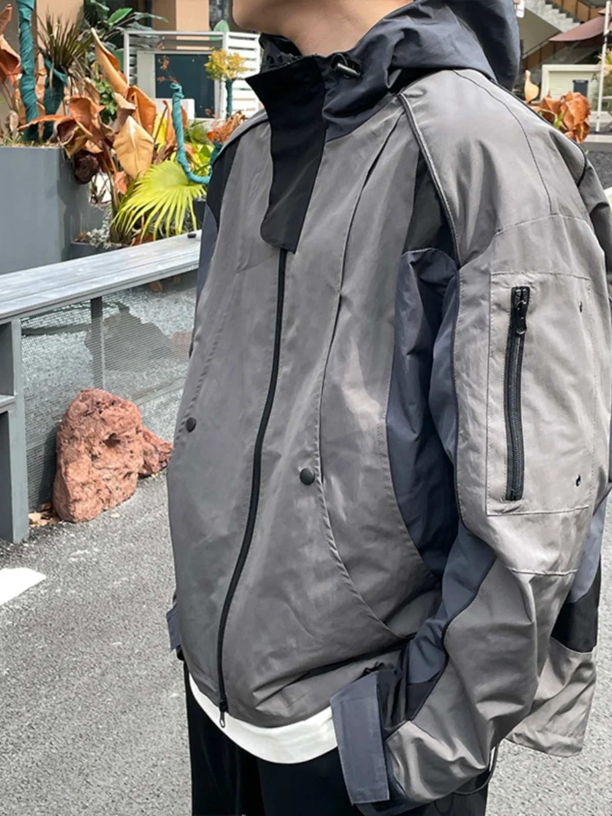 レインウェアメンズを買うなら、どんなアイテムが本当の「日常の救い」なのか？