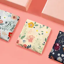 レトロデザインのコットンハンカチ【吸水性・薄型・中高年向け】