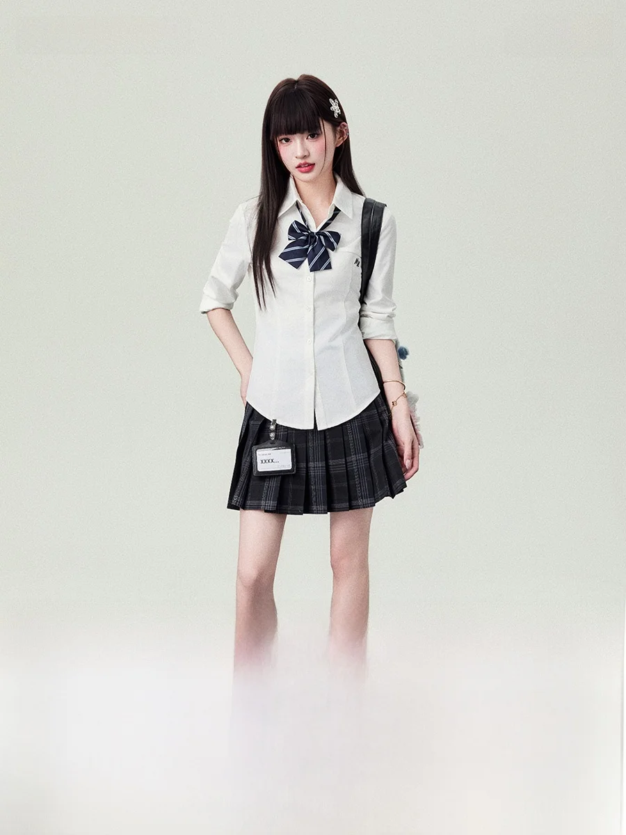 JK制服用 白色長袖シャツ【学院風・スリムフィット・女性用】（セットアップ対応）の特徴と使い方