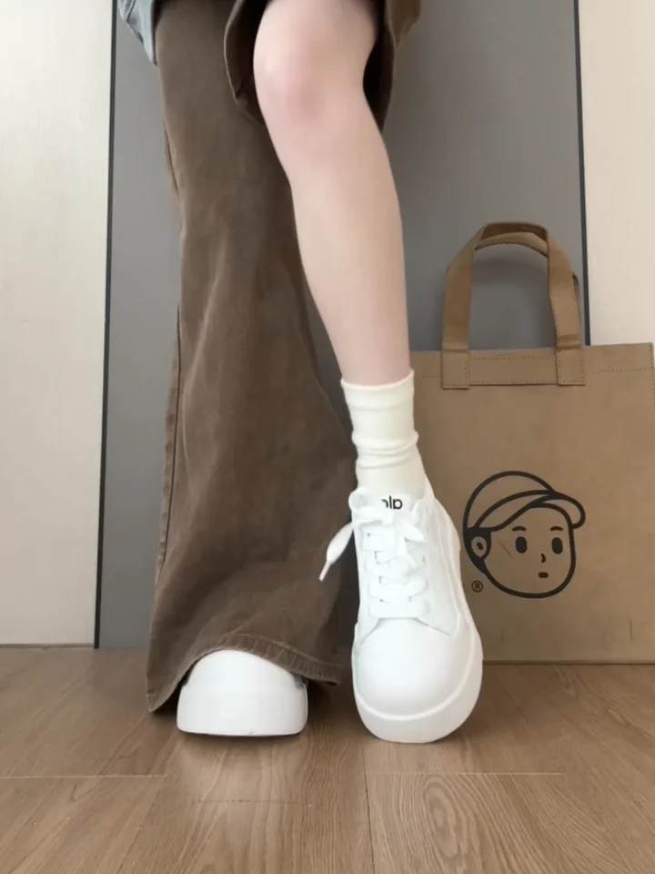 厚底スニーカー【丸いトウ・防滑・カジュアルスタイル・春用】（セットアップ対応）
