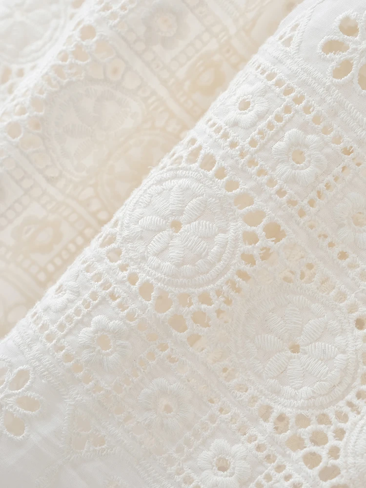 コットンレース スカート：優雅なレース刺繍ロングスカートの実用性と着心地解析