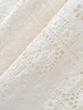 優雅なレース刺繍ロングスカート【白・初恋の月光のようなデザイン】