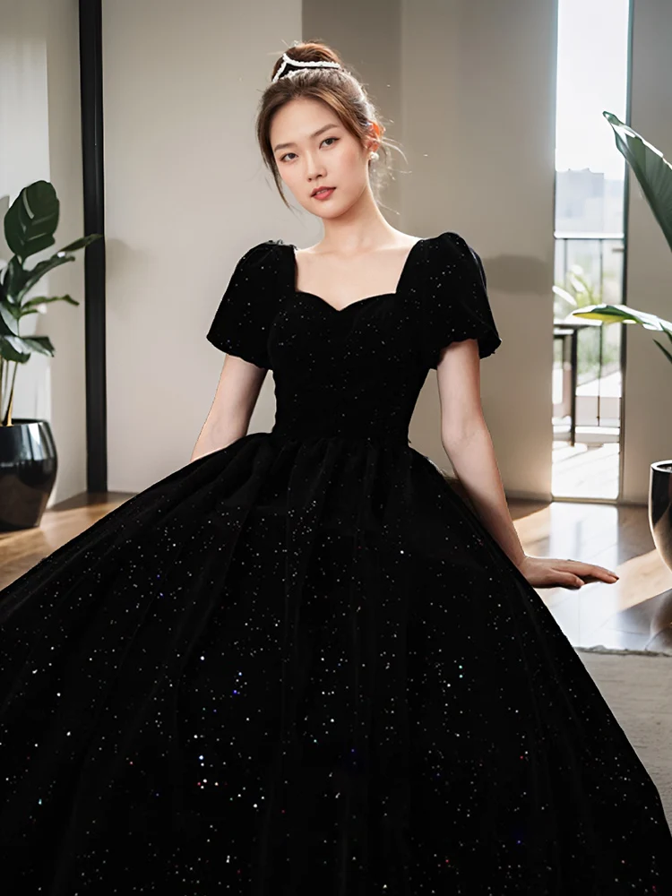 黒いドレスを選ぶときに迷うなら、この1点で決めるべきは？