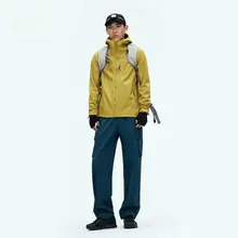 アウトドア用ソフトシェルジャケット【暖かいフリースライニング・男性用・一日ハイキング対応】