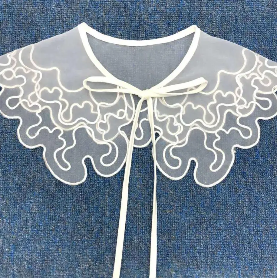 オーガンジー刺繍リボン装飾襟：つけ襟の使い方と実際の着用シーン