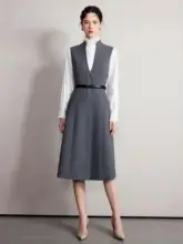 高級感ある白色半高襟シャツとベスト風ワンピース【女性用・気品あるデザイン・フレンチスタイル】（セットアップ対応）