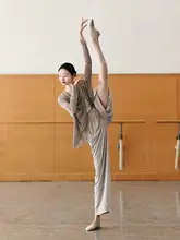 ゆったりとした長袖チュニック【モダンダンス用・日常着・ジャズ基訓】