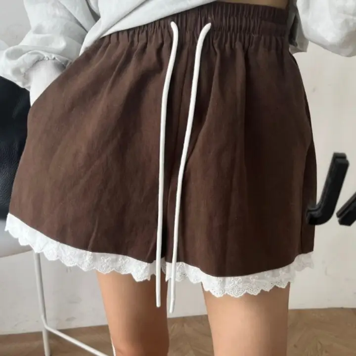 ウエストゴムのレースフリル付きワイドパンツ（セットアップ対応）